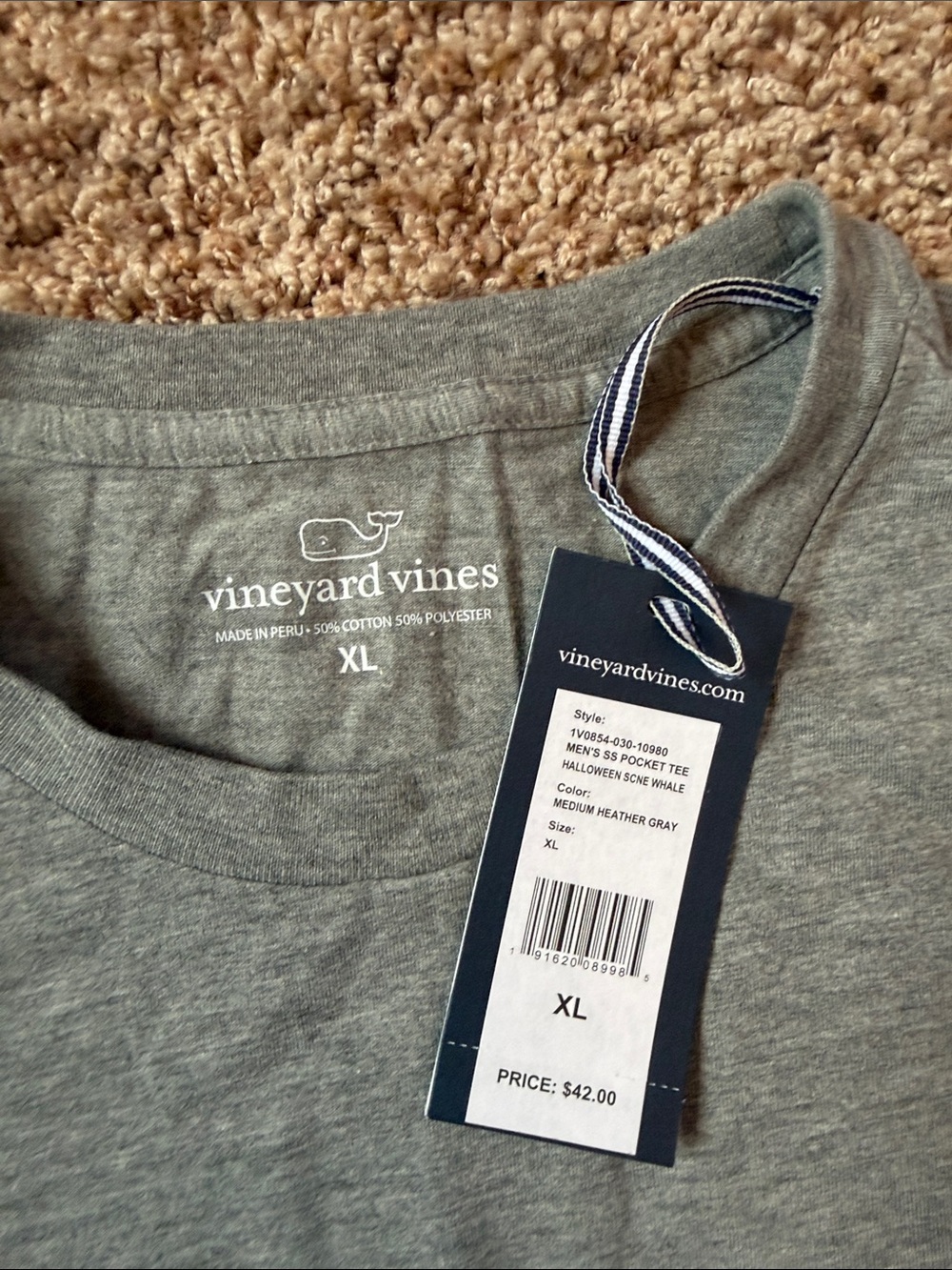NWT Vineyard Vines Halloween Tshirt - XL - Picture 2 of 4